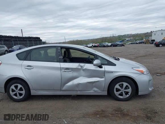 2015 Toyota Prius Four with VIN JTDKN3DU8F0426360, listed as a IAAI auction lot 42081419 with 147,748 mi miles. Bid and sale history available at carsss.com. Image 6.