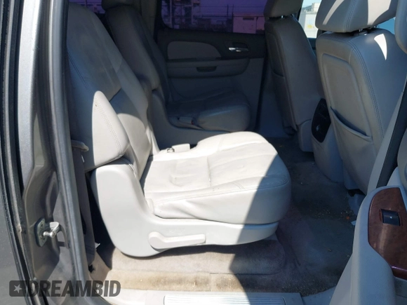 2008 GMC Yukon XL SLT 4SB with VIN 1GKFC160X8R172529, listed as a IAAI auction lot 41756244 with 148,219 mi miles and . Bid and sale history available at carsss.com. Image 8.