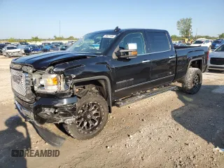 2015 GMC Sierra 3500HD Denali z VIN 1GT424E88FF513455, wystawiony jako Copart lot #70421104 z przebiegiem 215 246 mil mil oraz Szkoda całkowita • Salvage title. Historia ofert i sprzedaży dostępna na DreamBid. Obrazek 1.