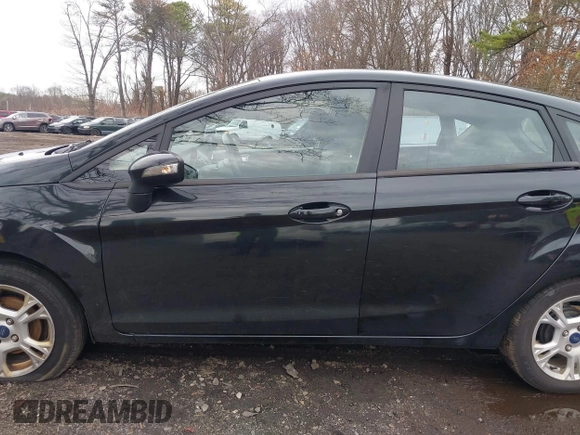 2015 Ford Fiesta SE with VIN 3FADP4EJ9FM175123, listed as a IAAI auction lot 41948452 with 130,801 mi miles. Bid and sale history available at carsss.com. Image 14.