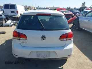 2011 Volkswagen Golf z VIN WVWDA7AJ1BW032471, wystawiony jako IAAI lot #41839585 z przebiegiem 166 094 mil mil oraz . Historia ofert i sprzedaży dostępna na DreamBid. Obrazek 17.