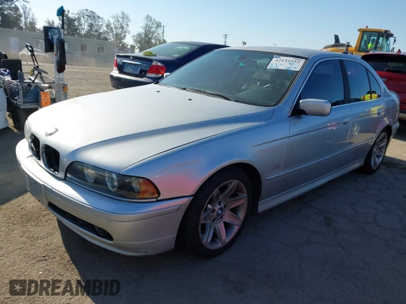 2003 BMW 5 Series 525iA with VIN WBADT43463G025654, listed as a IAAI auction lot 42152553 with 189,396 mi miles. Bid and sale history available at carsss.com. Image 2.