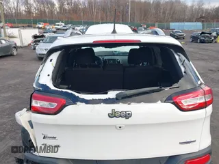 2016 Jeep Cherokee Latitude z VIN 1C4PJMCB7GW118036, wystawiony jako IAAI lot #41232593 z przebiegiem 114 880 mil mil oraz . Historia ofert i sprzedaży dostępna na DreamBid. Obrazek 6.
