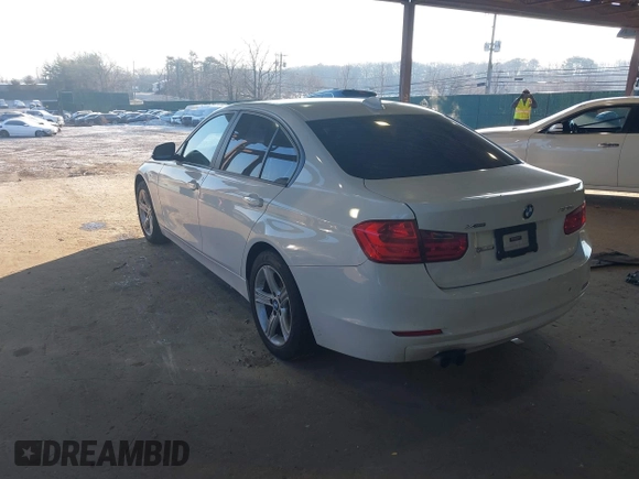 2013 BMW 3 Series 328i xDrive with VIN WBA3B5C56DF596114, listed as a IAAI auction lot 41313136 with 98,847 mi miles. Bid and sale history available at carsss.com. Image 3.