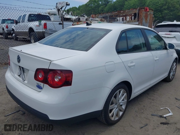 2010 Volkswagen Jetta Wolfsburg Edition with VIN 3VWRJ7AJ1AM152563, listed as a IAAI auction lot 42500824 with 165,125 mi miles and . Bid and sale history available at DreamBid. Image 4.