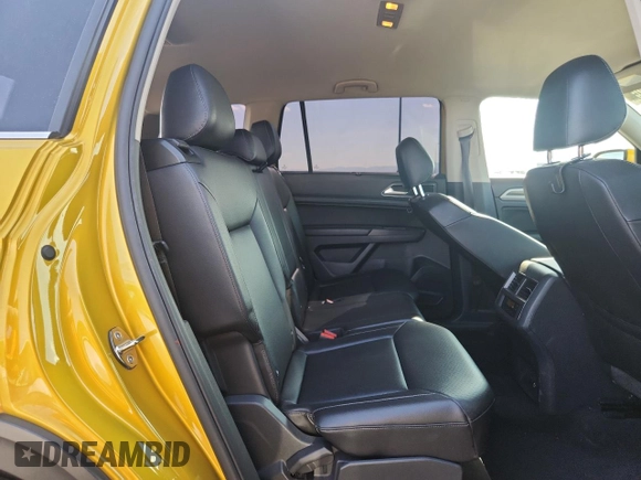 2018 Volkswagen Atlas SE with VIN 1V2DR2CA1JC549051, listed as a Copart auction lot 60279295 with 121,063 mi miles and Salvage title. Bid and sale history available at DreamBid. Image 11.