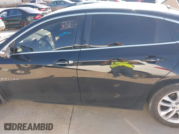 2018 Chevrolet Malibu LT with VIN 1G1ZD5ST2JF135052, listed as a IAAI auction lot 42088820 with 114,547 mi miles. Bid and sale history available at carsss.com. Image 14.