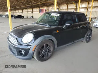 2011 MINI Hardtop z VIN WMWSU3C54BT253827, wystawiony jako Copart lot #57712835 z przebiegiem 150 016 mil mil oraz Tytuł czysty. Historia ofert i sprzedaży dostępna na DreamBid. Obrazek 1.