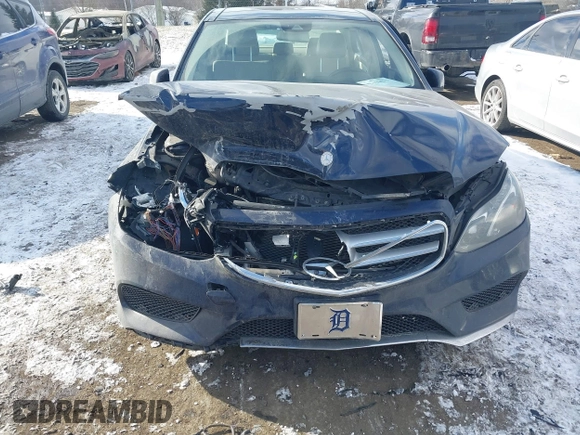 2014 Mercedes-Benz E 350 Luxury with VIN WDDHF8JB3EB029025, listed as a IAAI auction lot 41402573 with Not provided miles and . Bid and sale history available at DreamBid. Image 6.