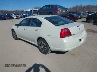 2008 Mitsubishi Galant ES z VIN 4A3AB36FX8E029402, wystawiony jako IAAI lot #41875291 z przebiegiem 101 021 mil mil oraz . Historia ofert i sprzedaży dostępna na DreamBid. Obrazek 3.