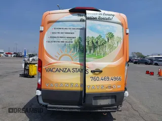 2020 Ford Transit z VIN 1FTYE1C89LKB18309, wystawiony jako IAAI lot #42086954 z przebiegiem 44 937 mil mil oraz . Historia ofert i sprzedaży dostępna na DreamBid. Obrazek 6.