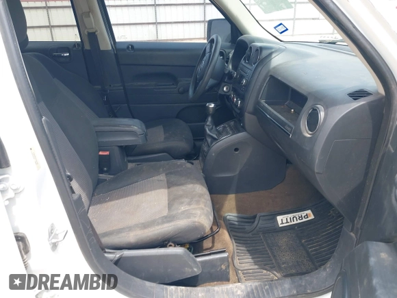 2014 Jeep Patriot Altitude with VIN 1C4NJPBAXED547553, listed as a IAAI auction lot 42152374 with 172,208 mi miles and . Bid and sale history available at DreamBid. Image 5.