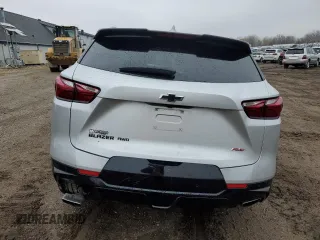 2022 Chevrolet Blazer RS z VIN 3GNKBKRS9NS146018, wystawiony jako Copart lot #82160704 z przebiegiem 27 919 mil mil oraz Czysty tytuł • Clean title. Historia ofert i sprzedaży dostępna na DreamBid. Obrazek 6.