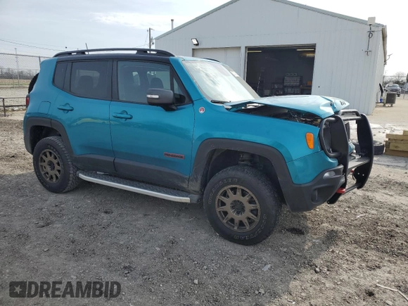 2020 Jeep Renegade Trailhawk z VIN ZACNJBC17LPM07229, wystawiony jako Copart lot #53372685 z przebiegiem 69 061 mil mil oraz Szkoda całkowita • Salvage title. Historia ofert i sprzedaży dostępna na DreamBid. Obrazek 4.