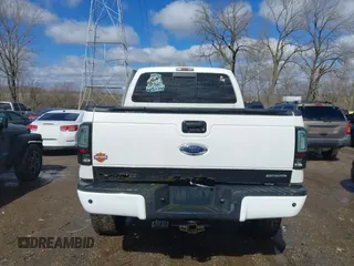 2015 Ford F-250 Lariat с VIN 1FT7W2B61FEB63021, выставлен на аукционе IAAI как лот 41727135 с пробегом 128 957 миль миль и . История ставок и продаж доступна на DreamBid. Изображение 16.