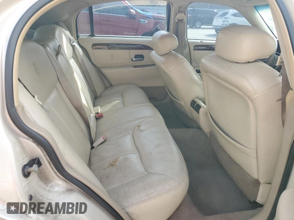 2002 Lincoln Town Car Cartier z VIN 1LNHM83W12Y622791, wystawiony jako Copart lot #43132885 z przebiegiem Nie podano mil oraz Szkody całkowita. Historia ofert i sprzedaży dostępna na DreamBid. Obrazek 10.