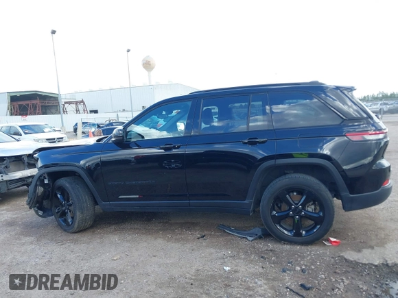 2023 Jeep Grand Cherokee Laredo z VIN 1C4RJHAG7PC661998, wystawiony jako IAAI lot #41104990 z przebiegiem 43 718 mil mil oraz . Historia ofert i sprzedaży dostępna na DreamBid. Obrazek 15.