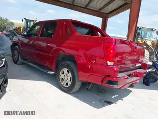 2003 Chevrolet Avalanche with VIN 3GNEK13T33G108258, listed as a IAAI auction lot 42110289 with 135,802 mi miles. Bid and sale history available at carsss.com. Image 3.