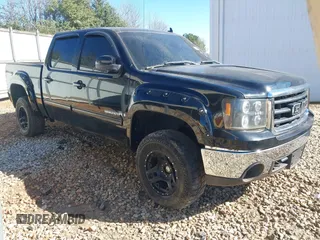 2007 GMC Sierra 1500 SLT z VIN 3GTEK133X7G528078, wystawiony jako IAAI lot #41621235 z przebiegiem Nie podano mil oraz . Historia ofert i sprzedaży dostępna na DreamBid. Obrazek 1.