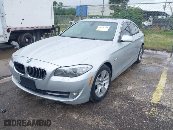 2011 BMW 5 Series 528i with VIN WBAFR1C59BDV76532, listed as a IAAI auction lot 41976374 with 135,732 mi miles and . Bid and sale history available at carsss.com. Image 2.