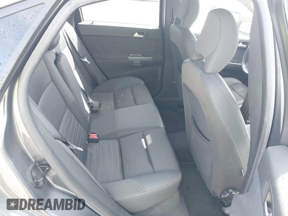 2007 Volvo S40 2.4L with VIN YV1MS390X72262259, listed as a IAAI auction lot 42092033 with 103,153 mi miles. Bid and sale history available at carsss.com. Image 8.