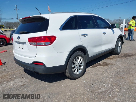2016 Kia Sorento LX with VIN 5XYPG4A39GG106459, listed as a IAAI auction lot 41790974 with 107,994 mi miles. Bid and sale history available at carsss.com. Image 4.