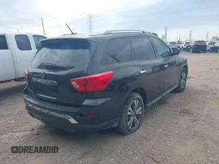 2017 Nissan Pathfinder SV z VIN 5N1DR2MN2HC637647, wystawiony jako IAAI lot #42668153 z przebiegiem 246 190 mil mil oraz . Historia ofert i sprzedaży dostępna na DreamBid. Obrazek 4.