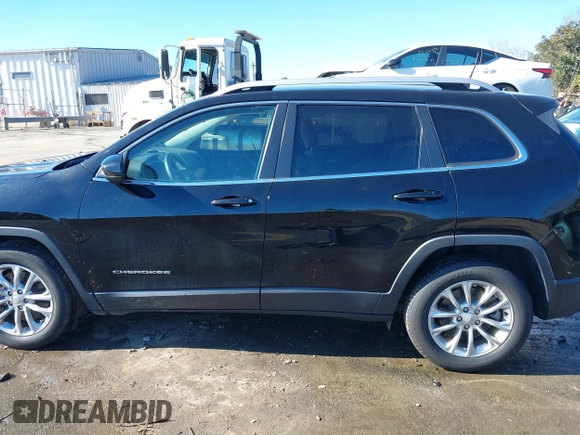 2019 Jeep Cherokee Latitude z VIN 1C4PJLCX3KD353480, wystawiony jako IAAI lot #41305389 z przebiegiem 88 326 mil mil oraz . Historia ofert i sprzedaży dostępna na DreamBid. Obrazek 15.