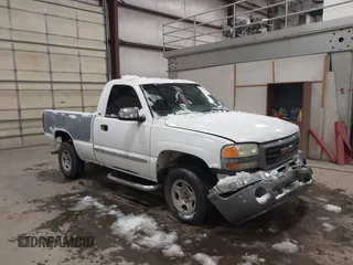 2000 GMC Sierra 1500 SLE with VIN 1GTEK14T8YZ160645, listed as a IAAI auction lot 41424781 with Not provided miles and . Bid and sale history available at DreamBid. Image 1.