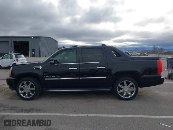 2008 Cadillac Escalade EXT z VIN 3GYFK62898G267066, wystawiony jako IAAI lot #41838226 z przebiegiem 115 559 mil mil oraz . Historia ofert i sprzedaży dostępna na DreamBid. Obrazek 14.