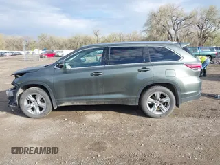 2015 Toyota Highlander Limited z VIN 5TDDKRFH4FS182238, wystawiony jako IAAI lot #42148619 z przebiegiem 136 788 mil mil oraz . Historia ofert i sprzedaży dostępna na DreamBid. Obrazek 15.