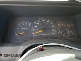 1999 Chevrolet Suburban with VIN 3GNEC16R7XG141671, listed as a Copart auction lot 77784174 with 207,234 mi miles and Salvage Title. Bid and sale history available at carsss.com. Image 9.