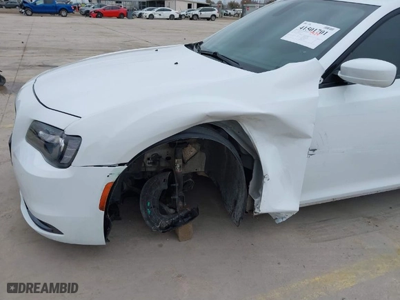2019 Chrysler 300 with VIN 2C3CCABG7KH569516, listed as a IAAI auction lot 41501701 with NaN miles. Bid and sale history available at carsss.com. Image 6.