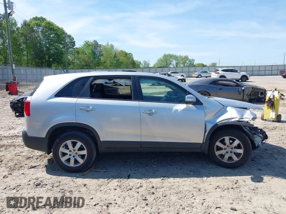 2012 Kia Sorento LX with VIN 5XYKT3A17CG216046, listed as a IAAI auction lot 39268223 with 188,886 mi miles. Bid and sale history available at carsss.com. Image 12.