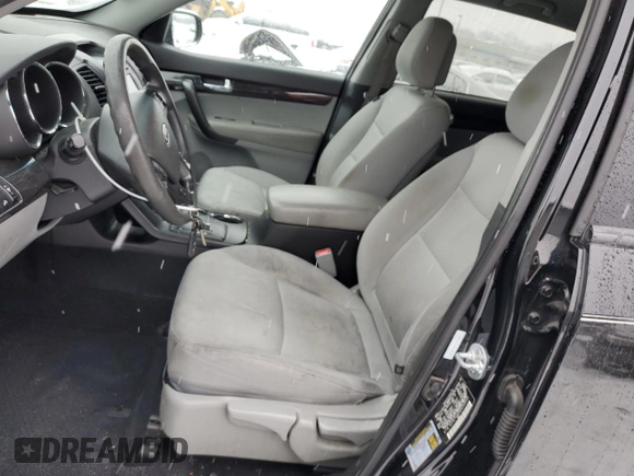 2013 Kia Sorento LX with VIN 5XYKT3A62DG346202, listed as a Copart auction lot 82705134 with 208,117 mi miles and Non repairable. Bid and sale history available at DreamBid. Image 7.