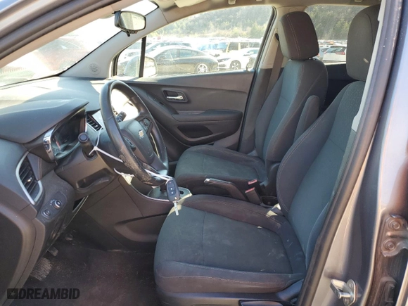2020 Chevrolet Trax LS with VIN 3GNCJKSB4LL299933, listed as a Copart auction lot 45356135 with 105,879 mi miles and Salvage Title. Bid and sale history available at carsss.com. Image 7.