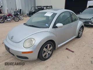 2006 Volkswagen New Beetle Coupe with VIN 3VWRW31C26M411211, listed as a IAAI auction lot 41513856 with 120,114 mi miles. Bid and sale history available at carsss.com. Image 2.