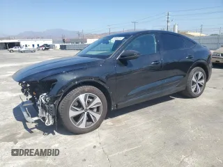 2024 Audi Q8 e-tron z VIN WA1BAAGE8RB038603, wystawiony jako Copart lot #70834514 z przebiegiem 7300 mil mil oraz Szkody całkowita. Historia ofert i sprzedaży dostępna na DreamBid. Obrazek 1.