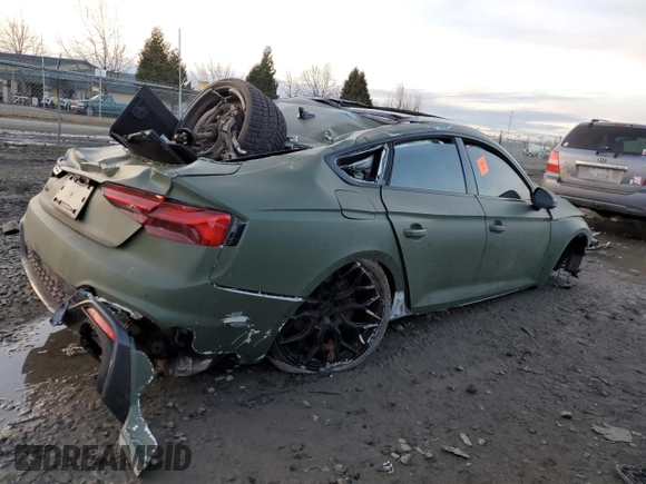 2022 Audi RS 5 Sportback z VIN WUAAWCF52NA901219, wystawiony jako Copart lot #39867793 z przebiegiem Nie podano mil oraz . Historia ofert i sprzedaży dostępna na DreamBid. Obrazek 3.