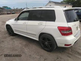 2011 Mercedes-Benz GLK GLK 350 with VIN WDCGG8HB0BF670401, listed as a IAAI auction lot 42027976 with 191,570 mi miles. Bid and sale history available at carsss.com. Image 3.