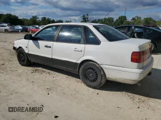 1997 Volkswagen Passat with VIN WVWGG83A0VB009323, listed as a Copart auction lot 73042334 with 261,740 mi miles and Salvage title. Bid and sale history available at DreamBid. Image 2.