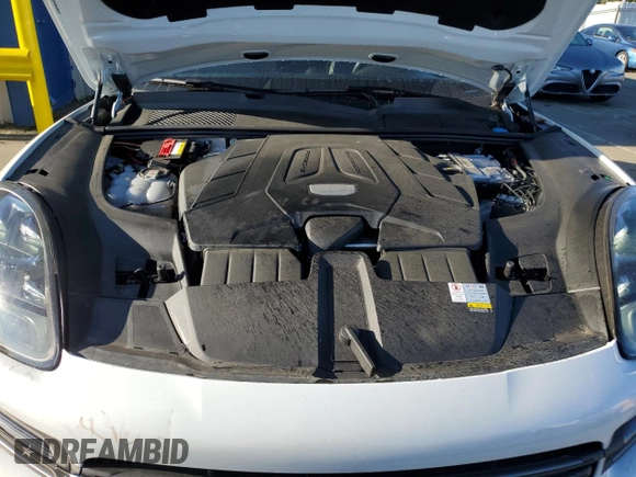 2022 Porsche Cayenne with VIN WP1AA2AY3NDA06469, listed as a Copart auction lot 41772405 with 13,581 mi miles and Salvage title. Bid and sale history available at DreamBid. Image 12.