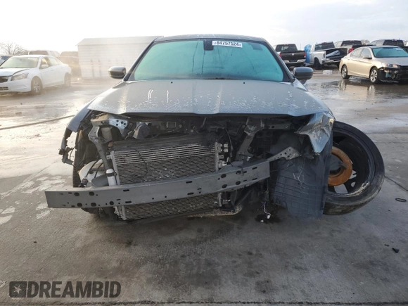 2018 Chrysler 300 S with VIN 2C3CCABG7JH151553, listed as a Copart auction lot 84757524 with 140,800 mi miles and Salvage Title. Bid and sale history available at DreamBid. Image 5.