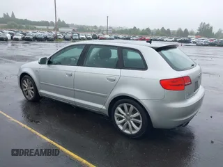 2011 Audi A3 Premium z VIN WAUBEAFMXBA149181, wystawiony jako IAAI lot #42353981 z przebiegiem 156 472 mil mil oraz . Historia ofert i sprzedaży dostępna na DreamBid. Obrazek 3.