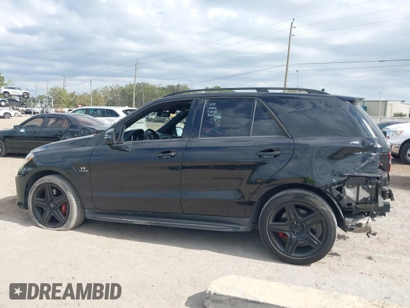 2014 Mercedes-Benz M 63 AMG z VIN 4JGDA7EB5EA320042, wystawiony jako IAAI lot #41798059 z przebiegiem 111 866 mil mil oraz . Historia ofert i sprzedaży dostępna na DreamBid. Obrazek 15.