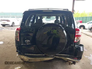 2010 Toyota RAV4 Limited z VIN JTMDF4DV3AD038717, wystawiony jako IAAI lot #42246230 z przebiegiem 140 854 mil mil oraz . Historia ofert i sprzedaży dostępna na DreamBid. Obrazek 16.