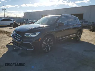 2023 Volkswagen Tiguan SEL R-Line z VIN 3VV4B7AX5PM060218, wystawiony jako Copart lot #88687235 z przebiegiem 37 997 mil mil oraz Szkoda całkowita • Salvage title. Historia ofert i sprzedaży dostępna na DreamBid. Obrazek 1.