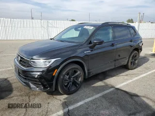 2024 Volkswagen Tiguan SE R-Line Black z VIN 3VVCB7AX4RM036832, wystawiony jako Copart lot #52941065 z przebiegiem 12 064 mil mil oraz Szkoda całkowita • Salvage title. Historia ofert i sprzedaży dostępna na DreamBid. Obrazek 1.