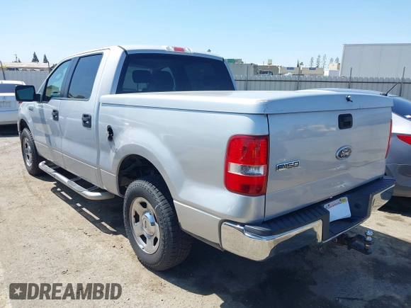 2005 Ford F-150 XLT z VIN 1FTPW12525KC85839, wystawiony jako IAAI lot #42344165 z przebiegiem 133 772 mil mil oraz . Historia ofert i sprzedaży dostępna na DreamBid. Obrazek 3.