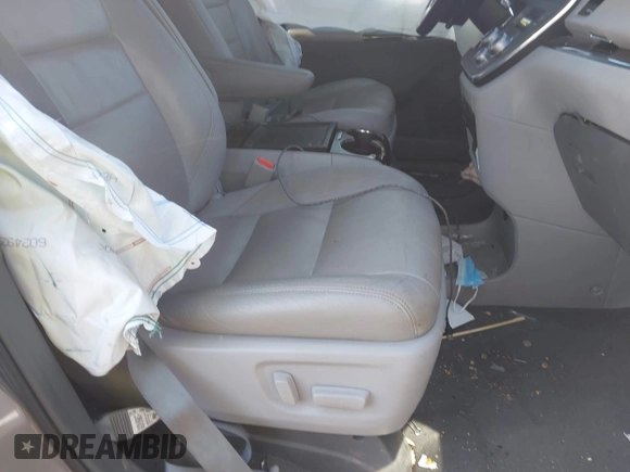 2019 Toyota Sienna XLE Auto Access Seat with VIN 5TDYZ3DC5KS014278, listed as a IAAI auction lot 41767187 with 59,444 mi miles. Bid and sale history available at carsss.com. Image 5.